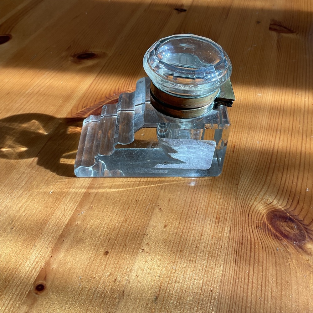 ANTIQUE LEAD CRYSTAL INKWELL PEN HOLDER GLOWY URANIUM VINTAGE VICTORIAN DECO - Picture 4 of 10